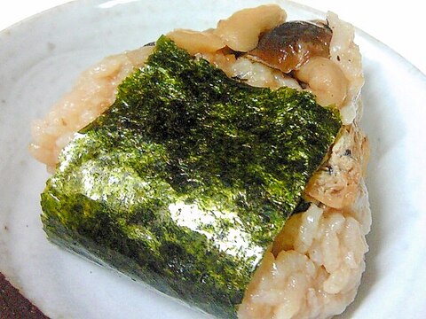 茸御飯のおにぎり　広島かき味付け海苔で
